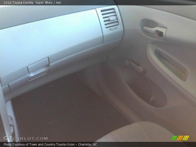 Super White / Ash 2010 Toyota Corolla