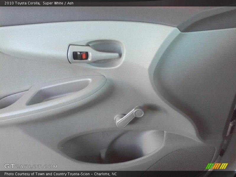 Super White / Ash 2010 Toyota Corolla