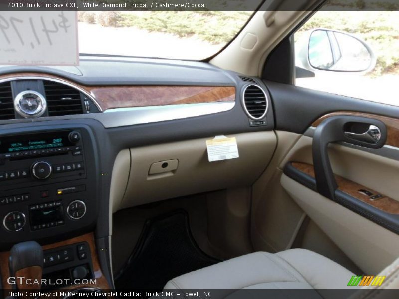 White Diamond Tricoat / Cashmere/Cocoa 2010 Buick Enclave CXL