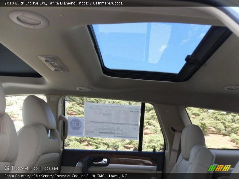 White Diamond Tricoat / Cashmere/Cocoa 2010 Buick Enclave CXL