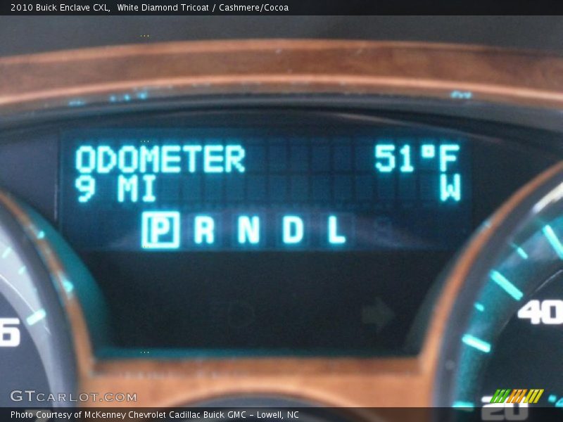 White Diamond Tricoat / Cashmere/Cocoa 2010 Buick Enclave CXL