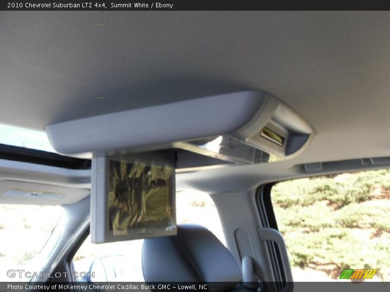 Summit White / Ebony 2010 Chevrolet Suburban LTZ 4x4