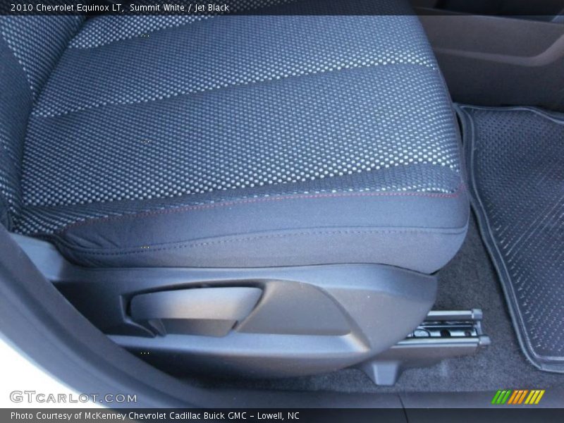 Summit White / Jet Black 2010 Chevrolet Equinox LT