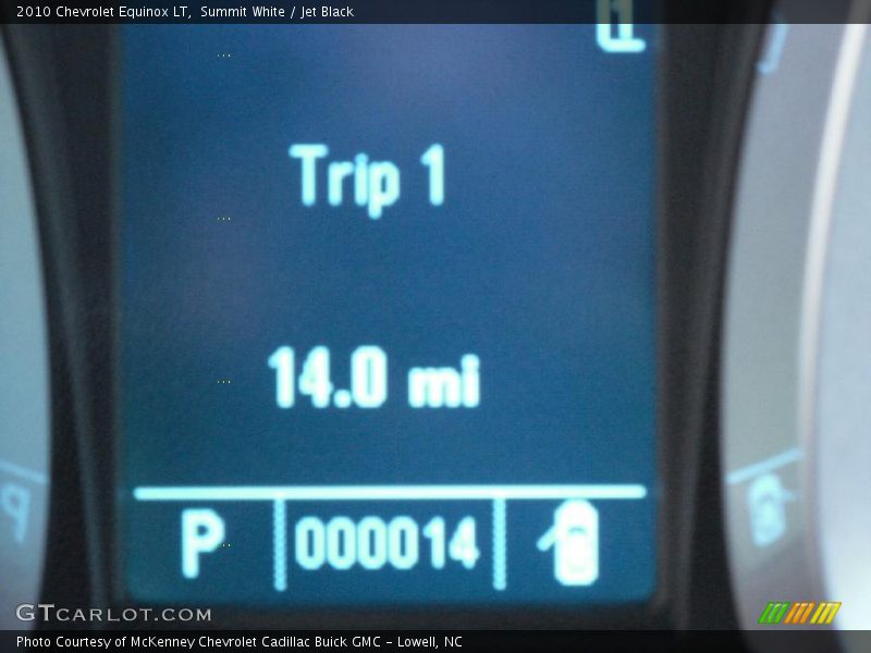 Summit White / Jet Black 2010 Chevrolet Equinox LT
