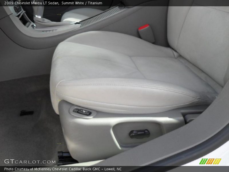 Summit White / Titanium 2009 Chevrolet Malibu LT Sedan