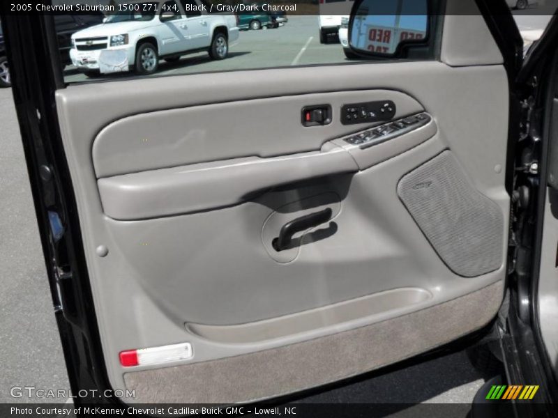 Black / Gray/Dark Charcoal 2005 Chevrolet Suburban 1500 Z71 4x4