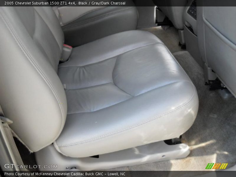 Black / Gray/Dark Charcoal 2005 Chevrolet Suburban 1500 Z71 4x4