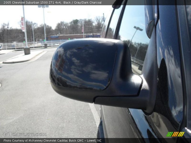 Black / Gray/Dark Charcoal 2005 Chevrolet Suburban 1500 Z71 4x4