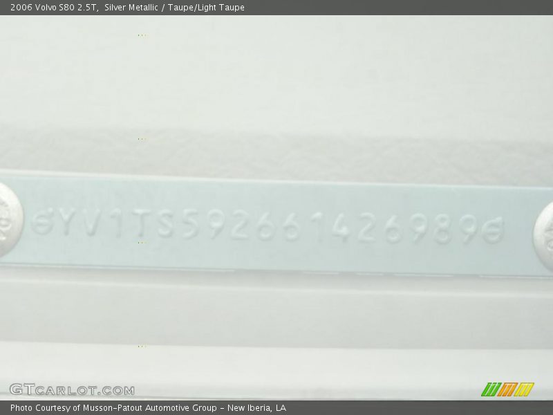 Silver Metallic / Taupe/Light Taupe 2006 Volvo S80 2.5T