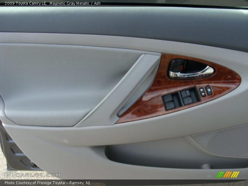 Magnetic Gray Metallic / Ash 2009 Toyota Camry LE