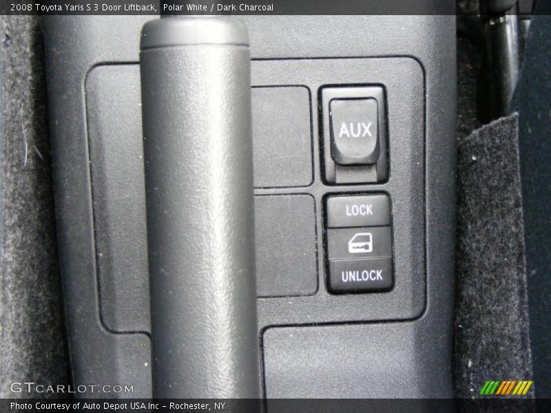 Polar White / Dark Charcoal 2008 Toyota Yaris S 3 Door Liftback