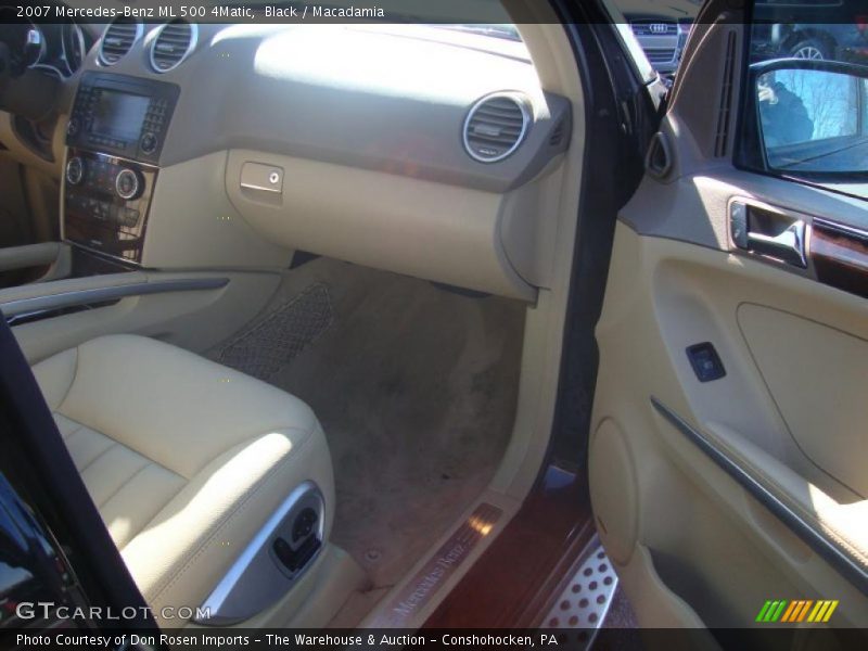 Black / Macadamia 2007 Mercedes-Benz ML 500 4Matic