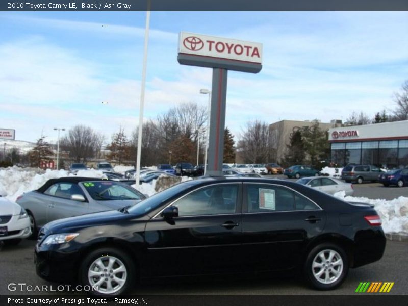 Black / Ash Gray 2010 Toyota Camry LE