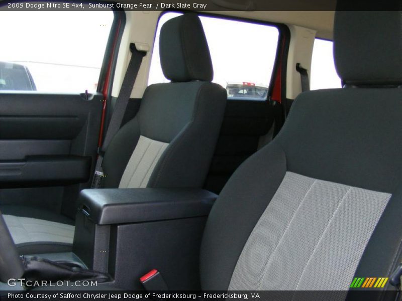 Sunburst Orange Pearl / Dark Slate Gray 2009 Dodge Nitro SE 4x4