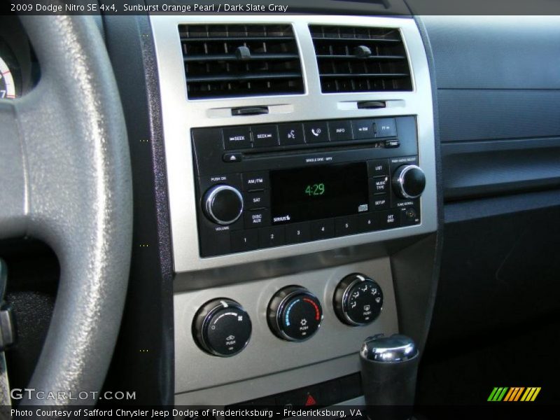Sunburst Orange Pearl / Dark Slate Gray 2009 Dodge Nitro SE 4x4