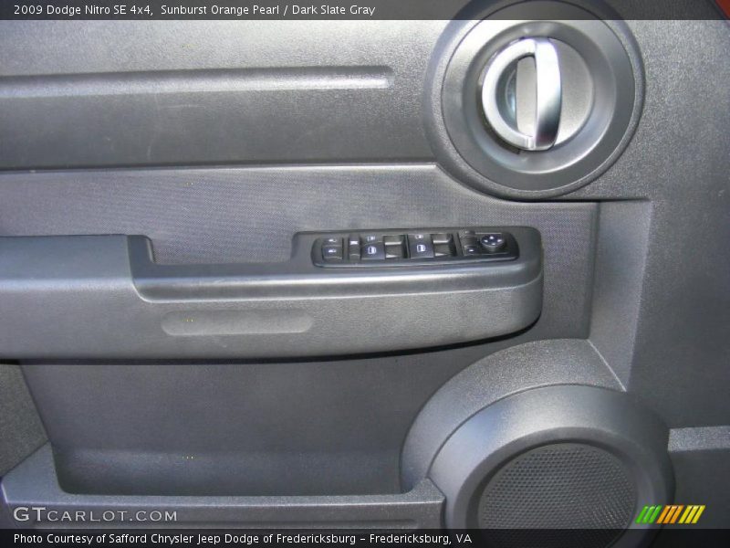 Sunburst Orange Pearl / Dark Slate Gray 2009 Dodge Nitro SE 4x4