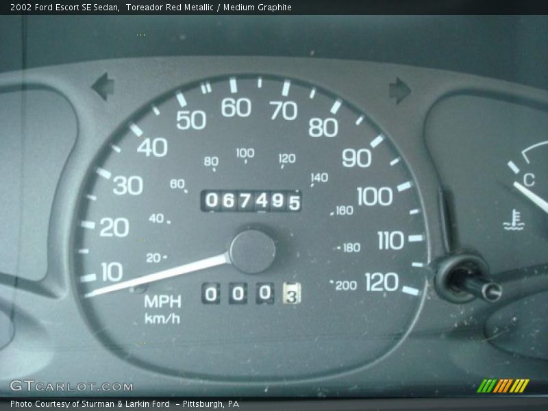 Toreador Red Metallic / Medium Graphite 2002 Ford Escort SE Sedan