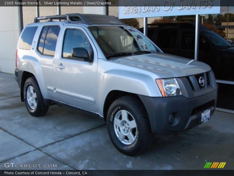 Silver Lightning Metallic / Steel/Graphite 2005 Nissan Xterra S