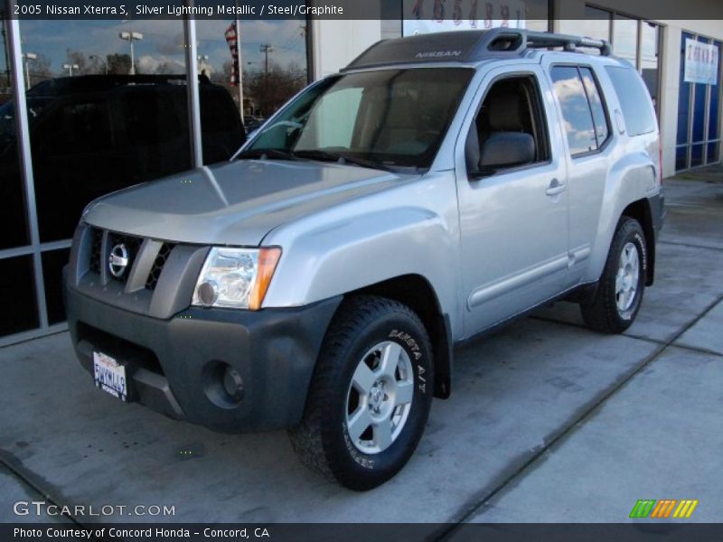 Silver Lightning Metallic / Steel/Graphite 2005 Nissan Xterra S