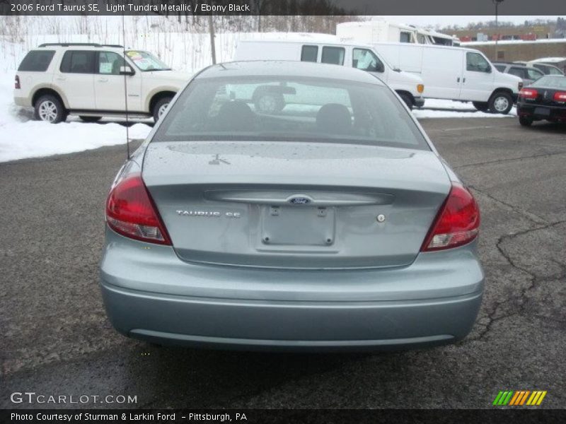Light Tundra Metallic / Ebony Black 2006 Ford Taurus SE
