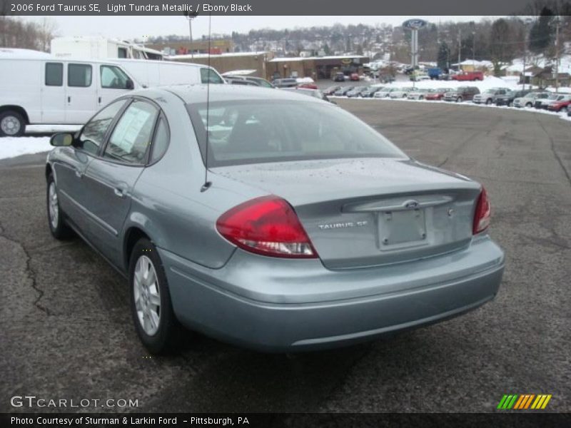 Light Tundra Metallic / Ebony Black 2006 Ford Taurus SE
