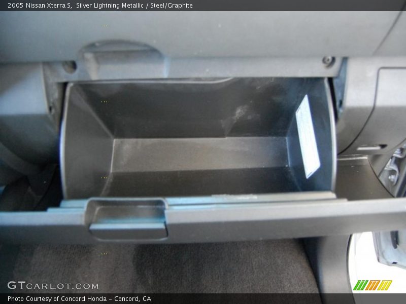 Silver Lightning Metallic / Steel/Graphite 2005 Nissan Xterra S