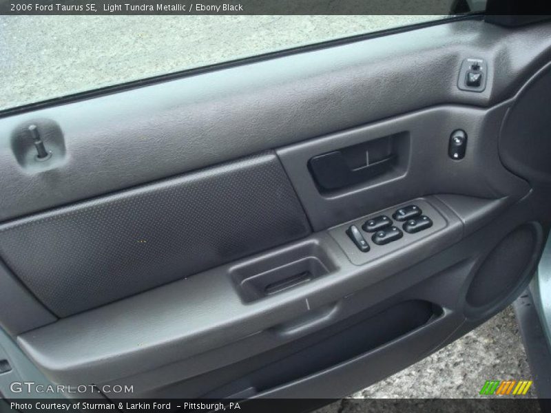 Light Tundra Metallic / Ebony Black 2006 Ford Taurus SE