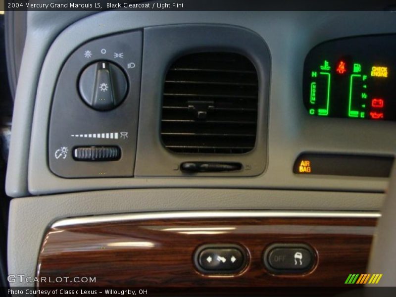 Black Clearcoat / Light Flint 2004 Mercury Grand Marquis LS