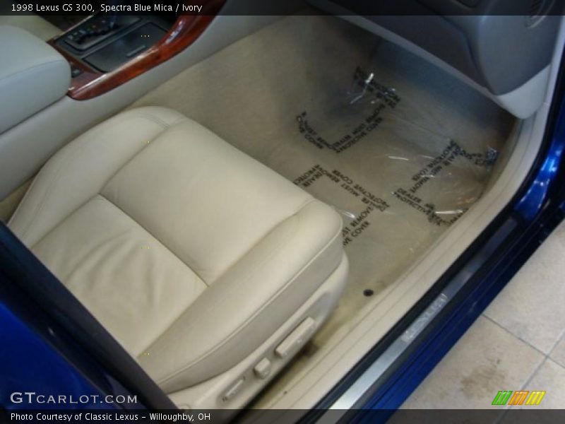 Spectra Blue Mica / Ivory 1998 Lexus GS 300