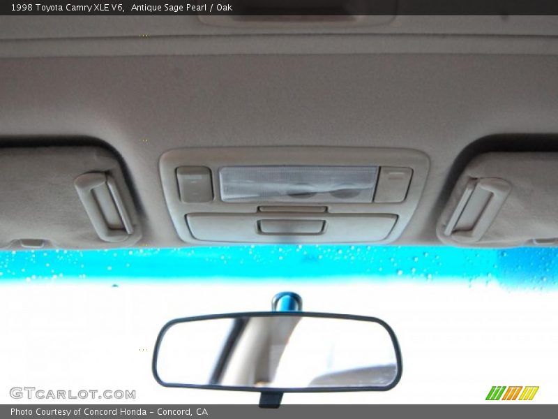 Antique Sage Pearl / Oak 1998 Toyota Camry XLE V6