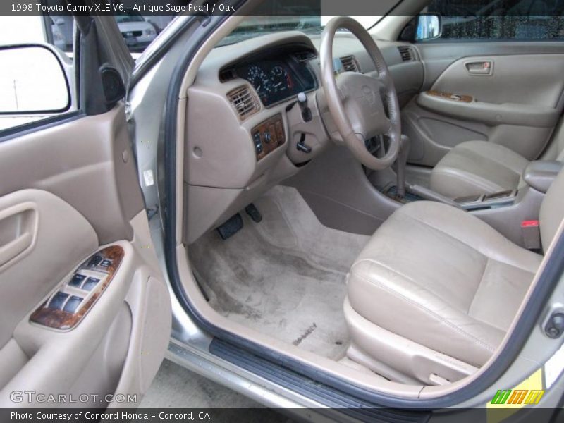 Antique Sage Pearl / Oak 1998 Toyota Camry XLE V6