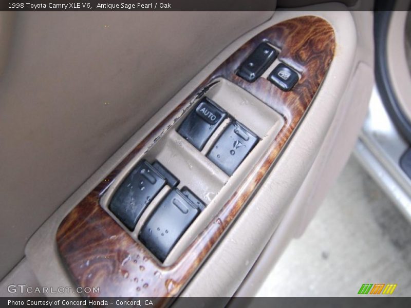 Antique Sage Pearl / Oak 1998 Toyota Camry XLE V6