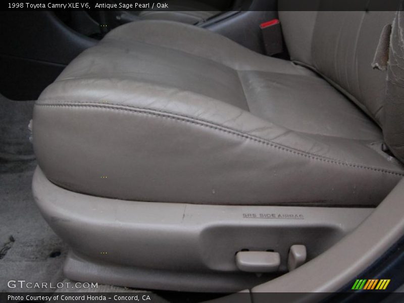 Antique Sage Pearl / Oak 1998 Toyota Camry XLE V6
