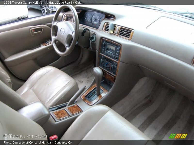 Antique Sage Pearl / Oak 1998 Toyota Camry XLE V6