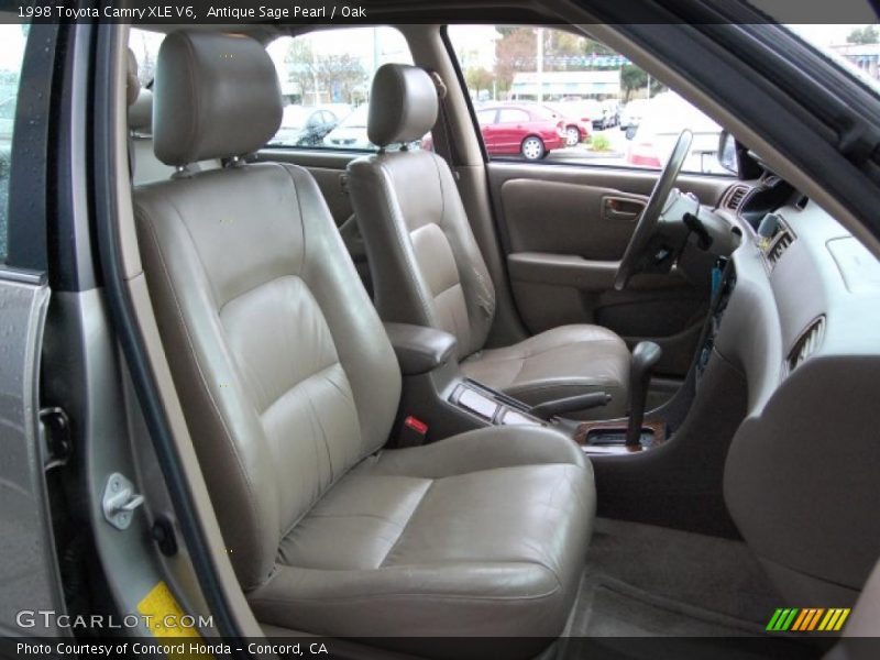 Antique Sage Pearl / Oak 1998 Toyota Camry XLE V6
