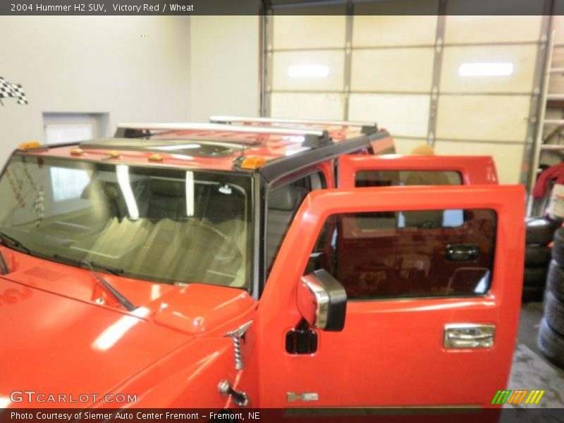 Victory Red / Wheat 2004 Hummer H2 SUV