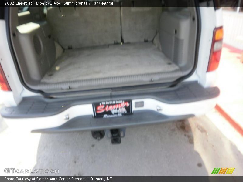 Summit White / Tan/Neutral 2002 Chevrolet Tahoe Z71 4x4