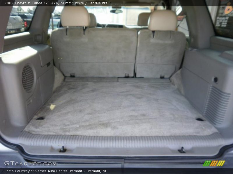 Summit White / Tan/Neutral 2002 Chevrolet Tahoe Z71 4x4