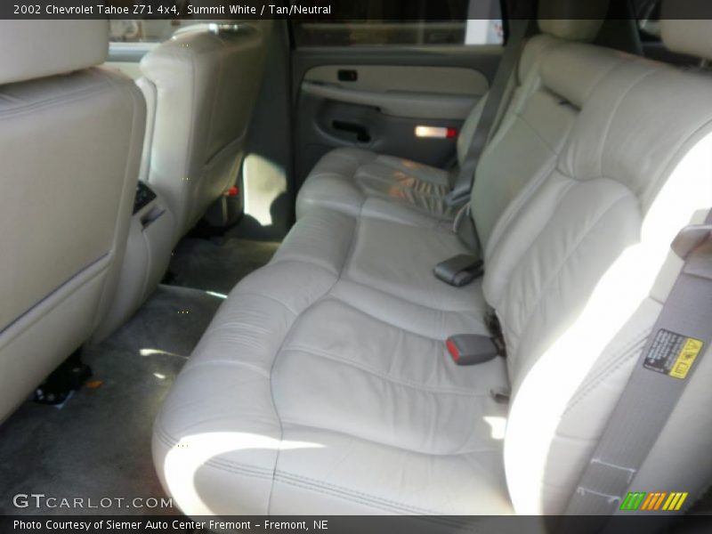Summit White / Tan/Neutral 2002 Chevrolet Tahoe Z71 4x4