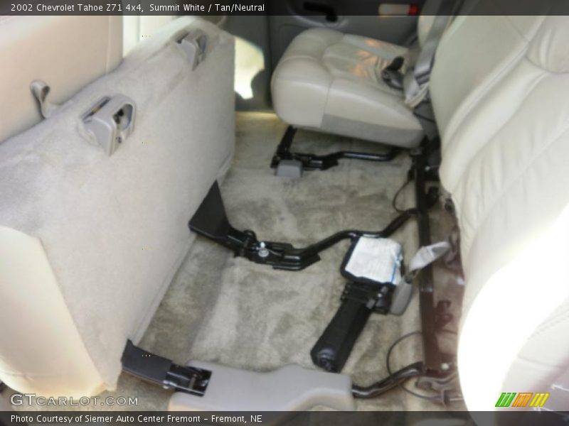 Summit White / Tan/Neutral 2002 Chevrolet Tahoe Z71 4x4