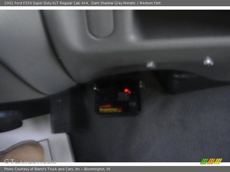 Dark Shadow Grey Metallic / Medium Flint 2002 Ford F350 Super Duty XLT Regular Cab 4x4