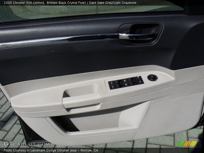 Brilliant Black Crystal Pearl / Dark Slate Gray/Light Graystone 2006 Chrysler 300 Limited