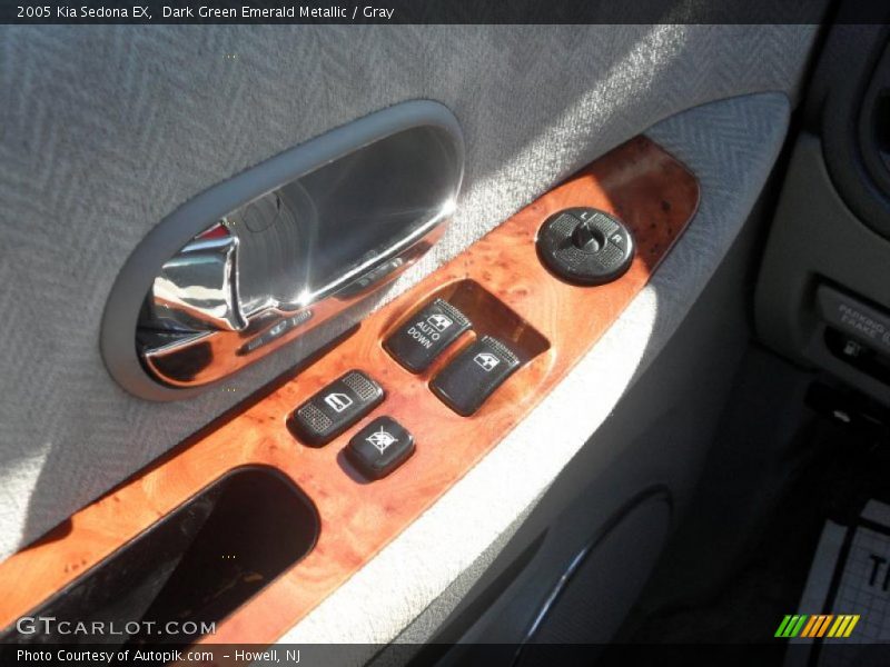 Dark Green Emerald Metallic / Gray 2005 Kia Sedona EX