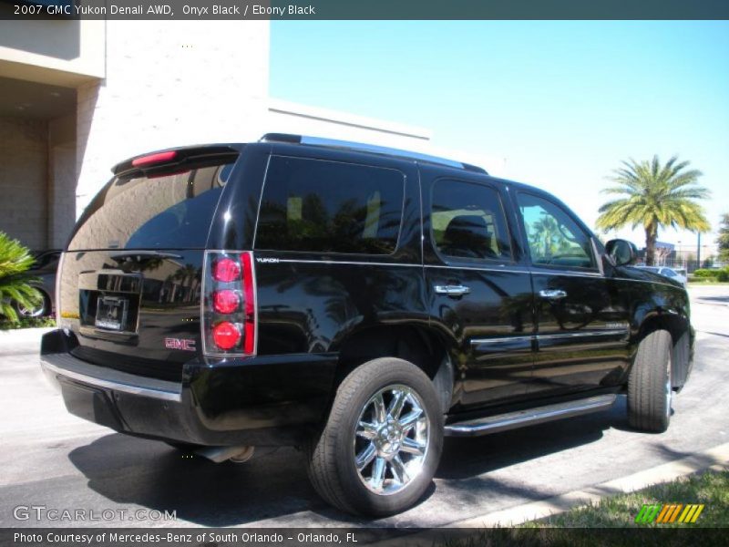 Onyx Black / Ebony Black 2007 GMC Yukon Denali AWD