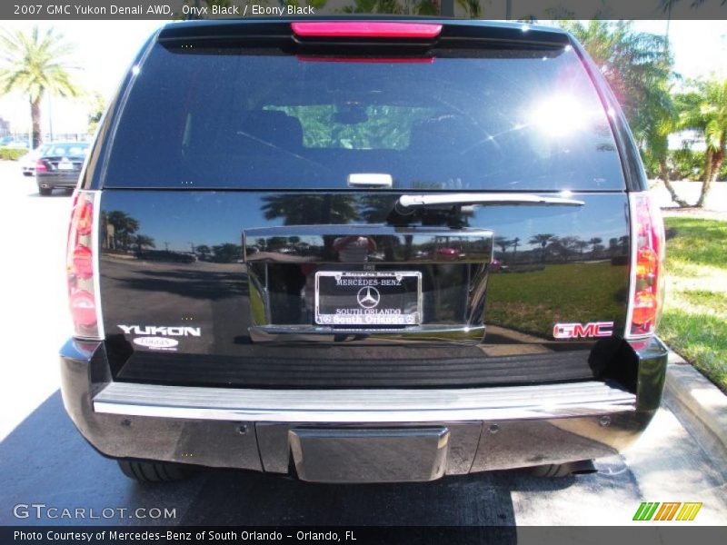 Onyx Black / Ebony Black 2007 GMC Yukon Denali AWD