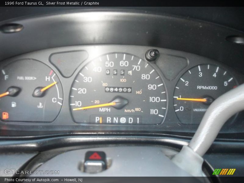 Silver Frost Metallic / Graphite 1996 Ford Taurus GL