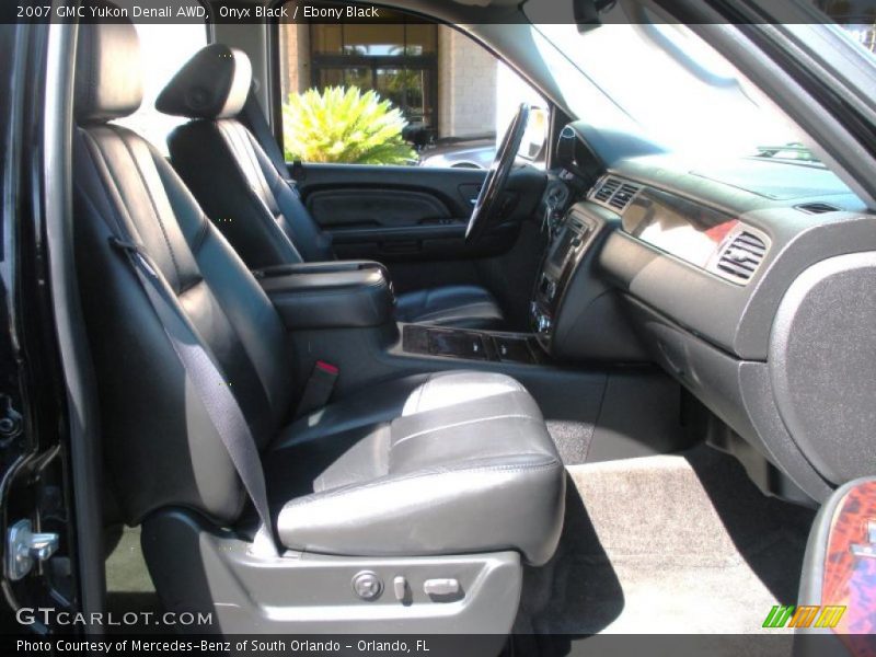 Onyx Black / Ebony Black 2007 GMC Yukon Denali AWD