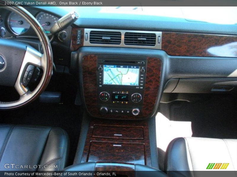 Onyx Black / Ebony Black 2007 GMC Yukon Denali AWD
