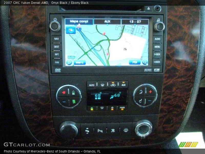 Onyx Black / Ebony Black 2007 GMC Yukon Denali AWD