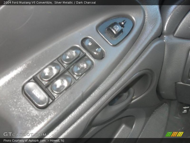 Silver Metallic / Dark Charcoal 2004 Ford Mustang V6 Convertible